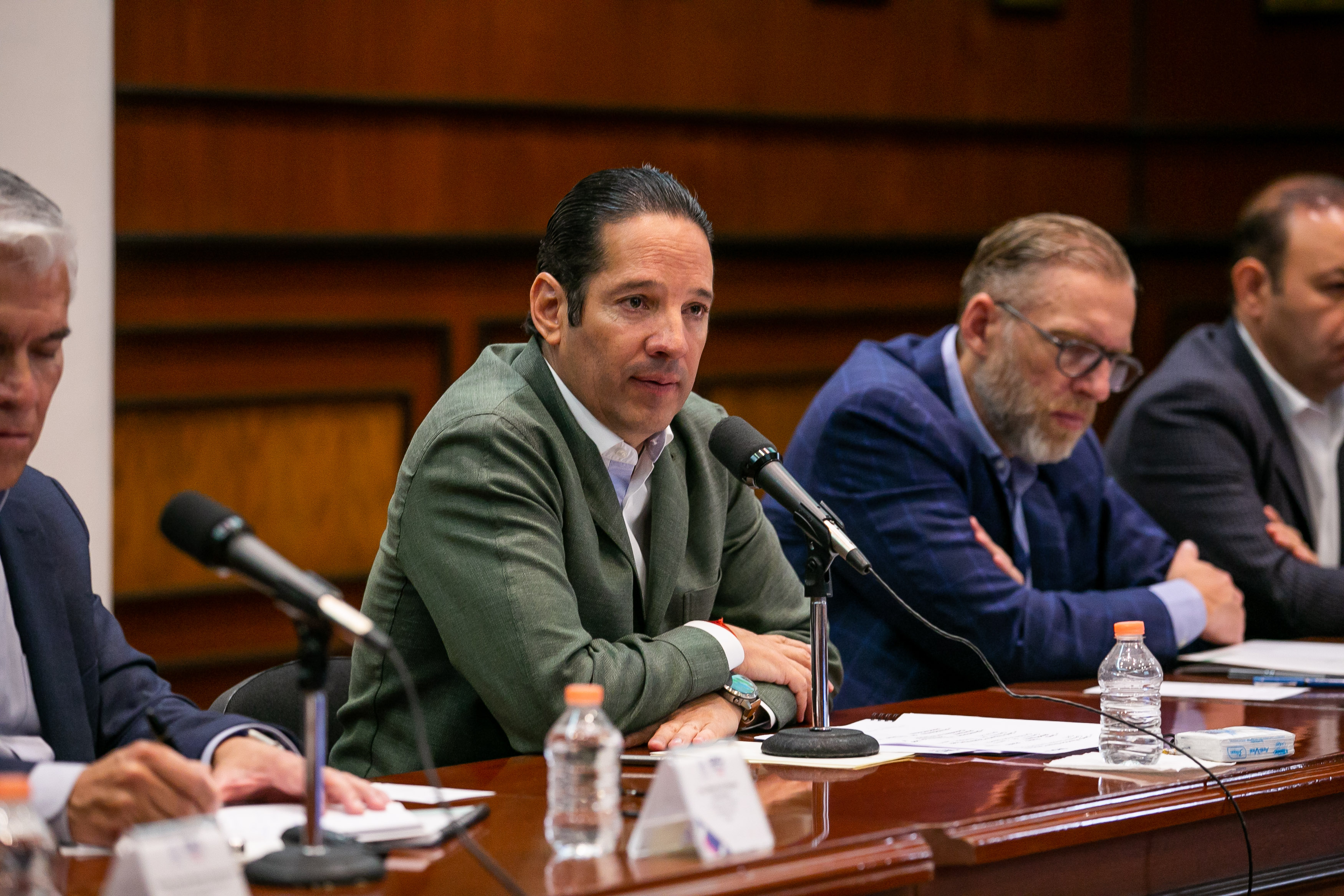 Encabeza el Gobernador encuentro entre industriales y representantes de la CFE.