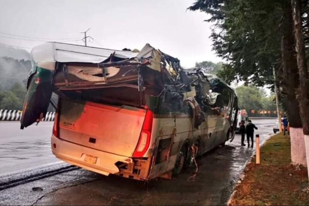Al menos dos muertos por accidente en la autopista México-Toluca