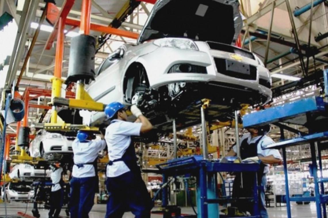 La producción y exportación de autos cayó en agosto