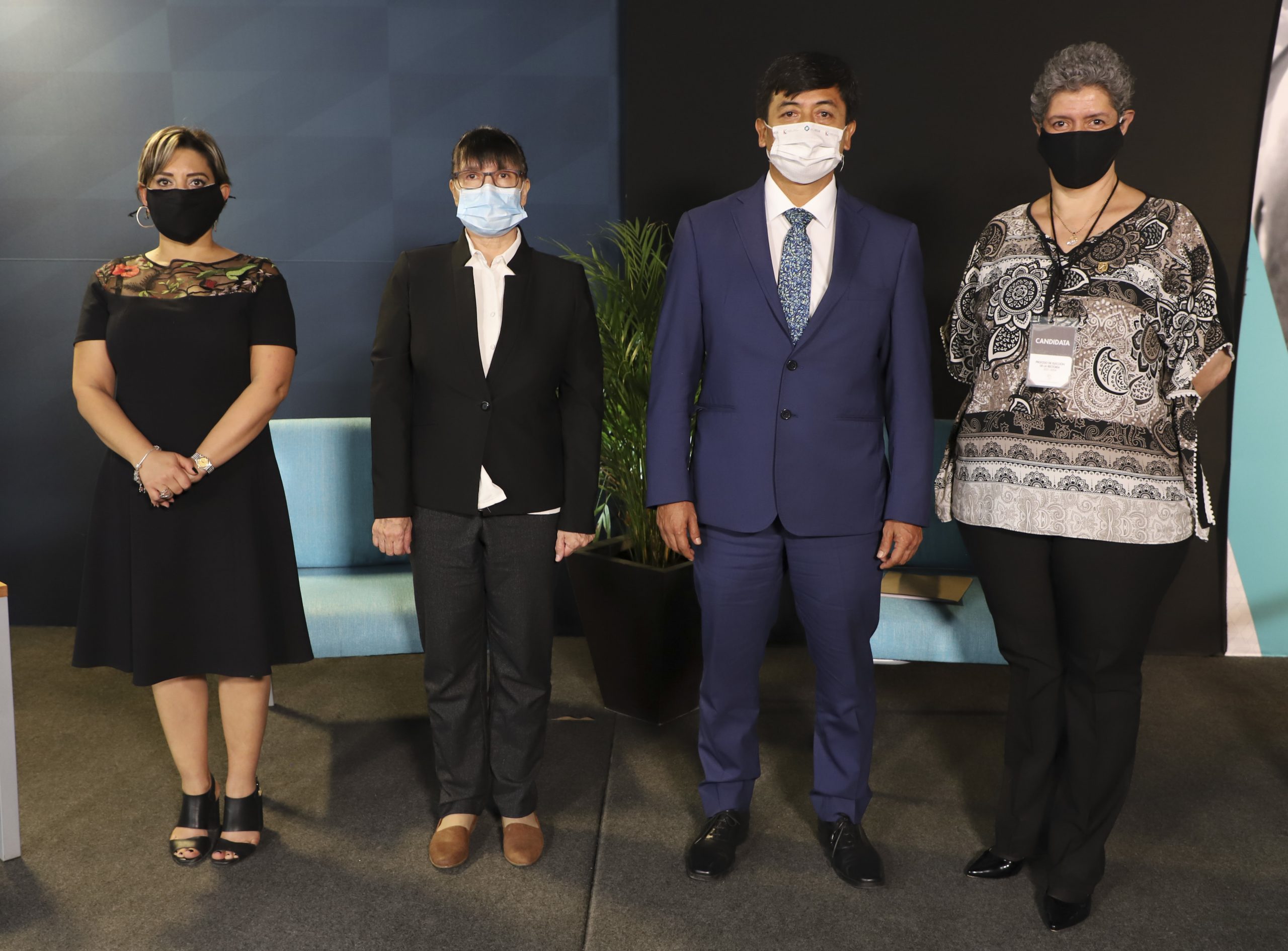 Participan en mesa de diálogo del SURTC las candidatas y el candidato a Rectoría de la UAQ