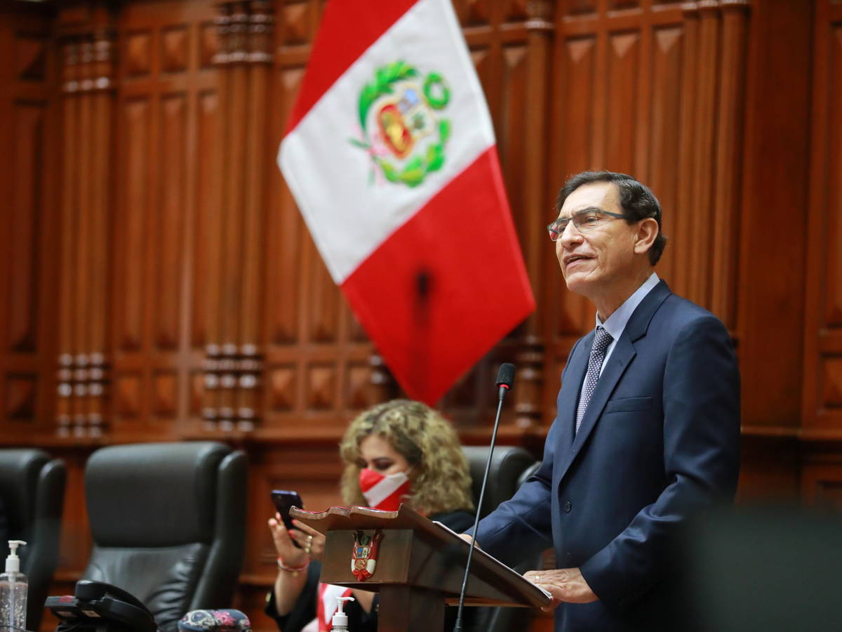 La justicia peruana le prohibió salir del país al ex presidente Martín Vizcarra