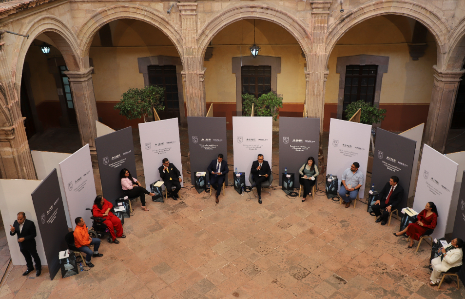 UAQ e INE realizan debate entre las y los candidatos a Diputación Federal del Distrito 4