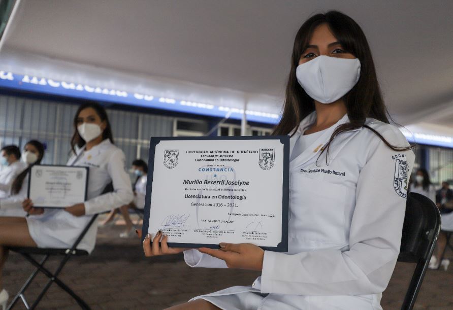 Egresan 31 nuevos Licenciados en Odontología y 5 de T.S.U. en Prótesis Dental
