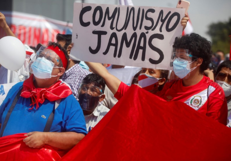 Perú registra primera manifestación contra gobierno de Pedro Castillo