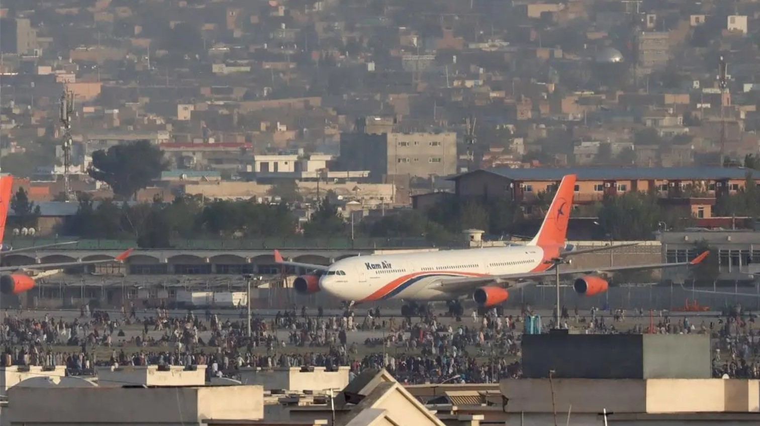 Despega de Kabul primer vuelo de evacuación desde la retirada aliada