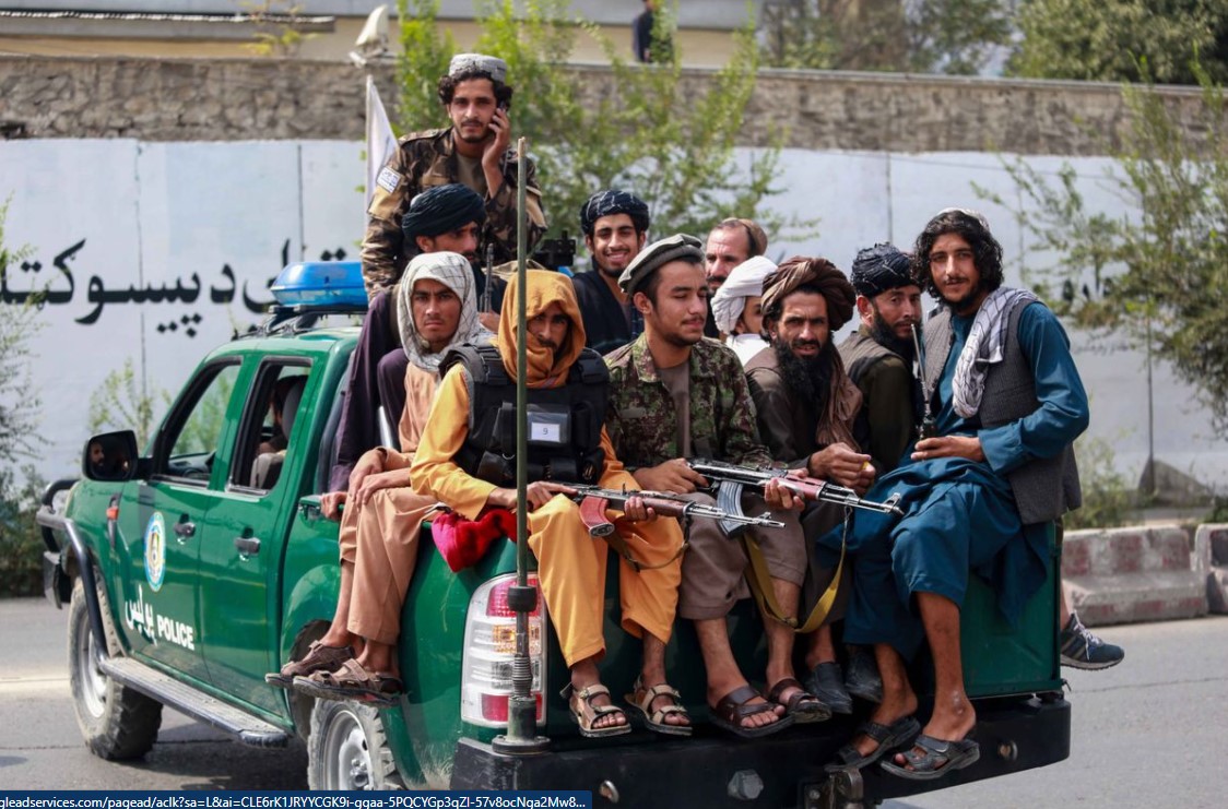 Talibán afirma haber colgado 4 cadáveres como advertencia en la ciudad afgana de Herat