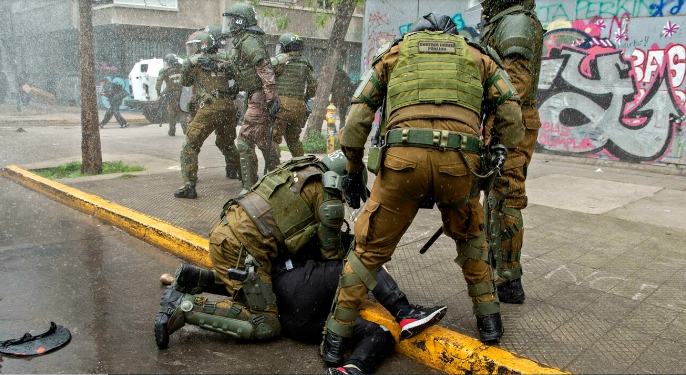 Presidente chileno ordena militarización en región mapuche