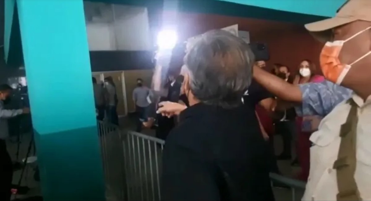 Expresidente panameño y exdiputado se insultan y golpean en juicio