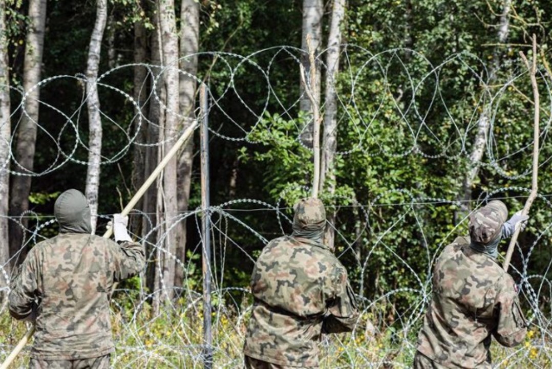 Polonia: crisis migratoria en frontera bielorrusa podría durar «meses o años»