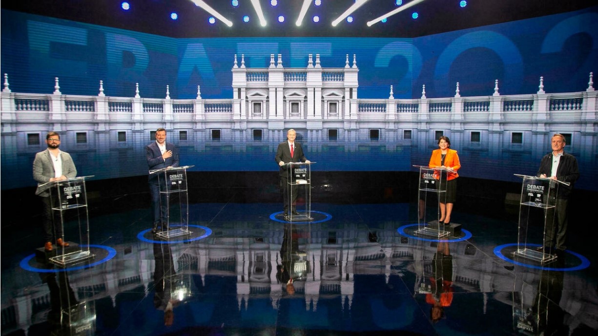 Candidatos presidenciales de Chile en álgido debate previo a elecciones