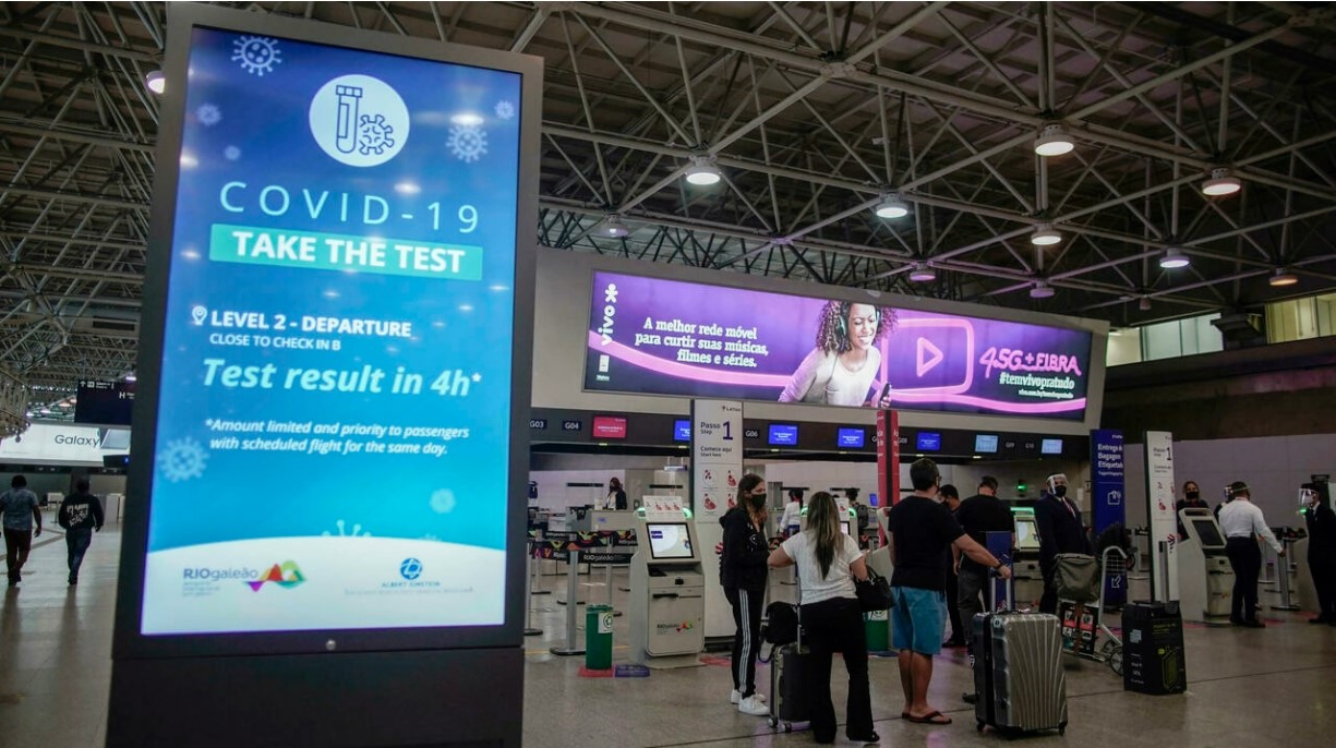 Brasil empieza a exigir pasaporte de vacunación en aeropuertos