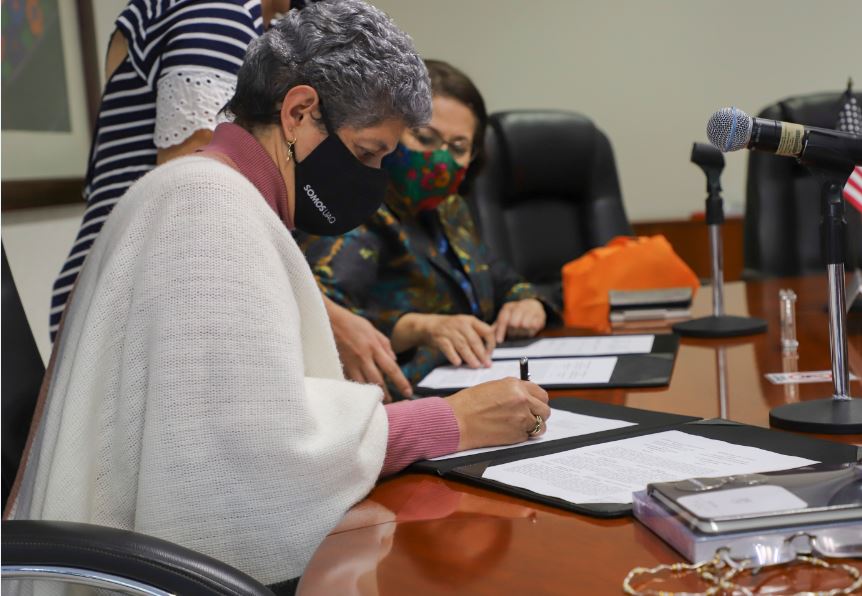 UAQ firma convenio de colaboración con la Universidad de Illinois