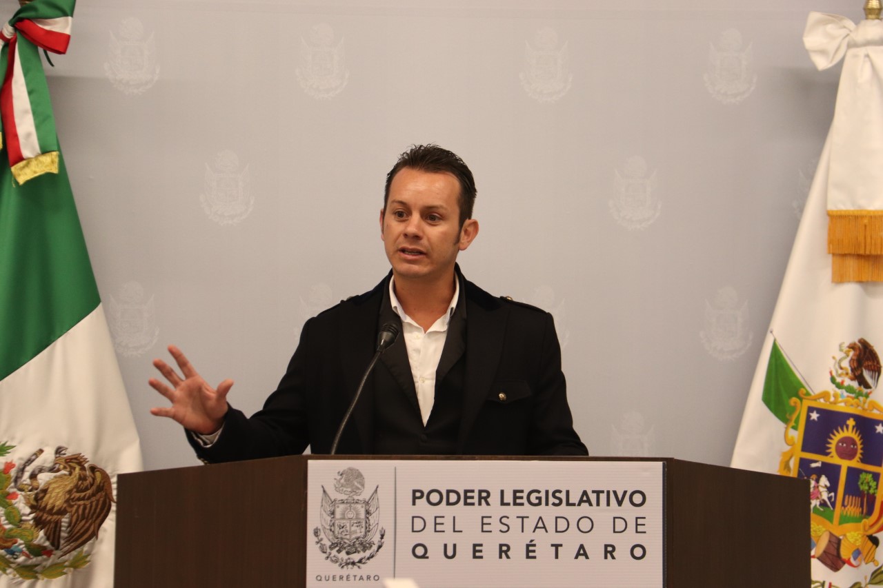 El diputado Christian Orihuela presentó iniciativa para que los parques  industriales cuenten con espacios para los hijos de sus trabajadores