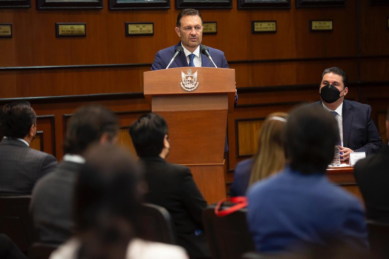 Gobernador toma protesta a la Mesa Directiva de CANIRAC Querétaro 2022 – 2023