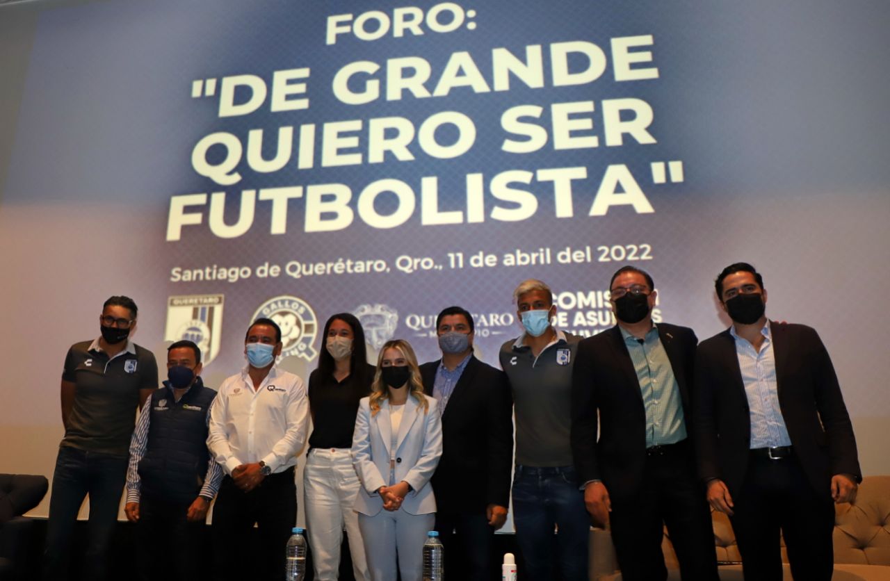 Asisten familias queretanas al foro “De grande quiero ser futbolista”