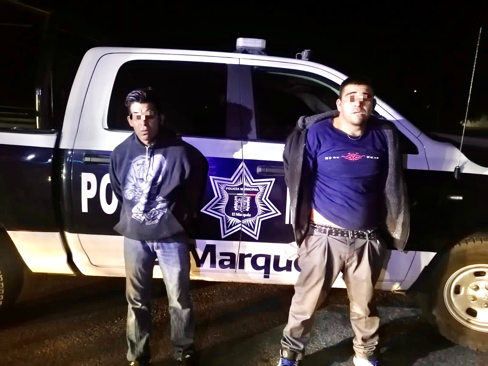 Dos detenidos por portación de arma de fuego y una motocicleta recuperada en El Marqués