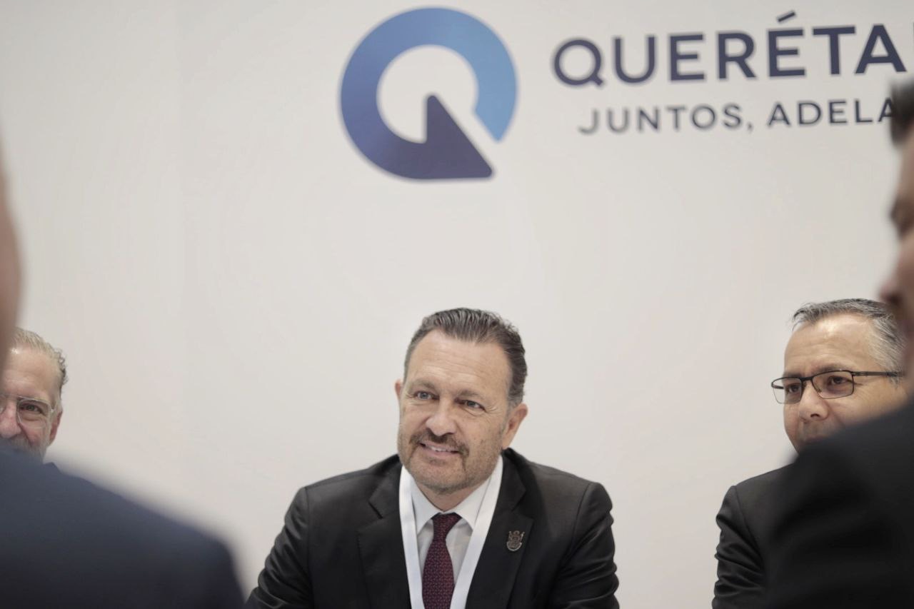 Atestigua Gobernador Certificación Plata de ESCA del Clúster Automotriz