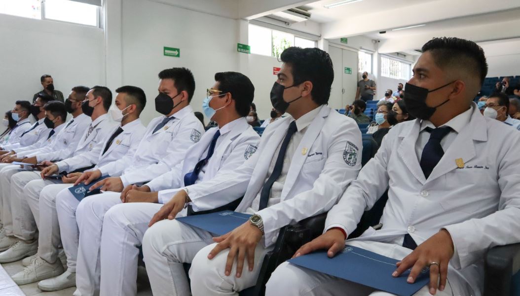 Se gradúan 45 estudiantes de la  Facultad de Medicina de la UAQ