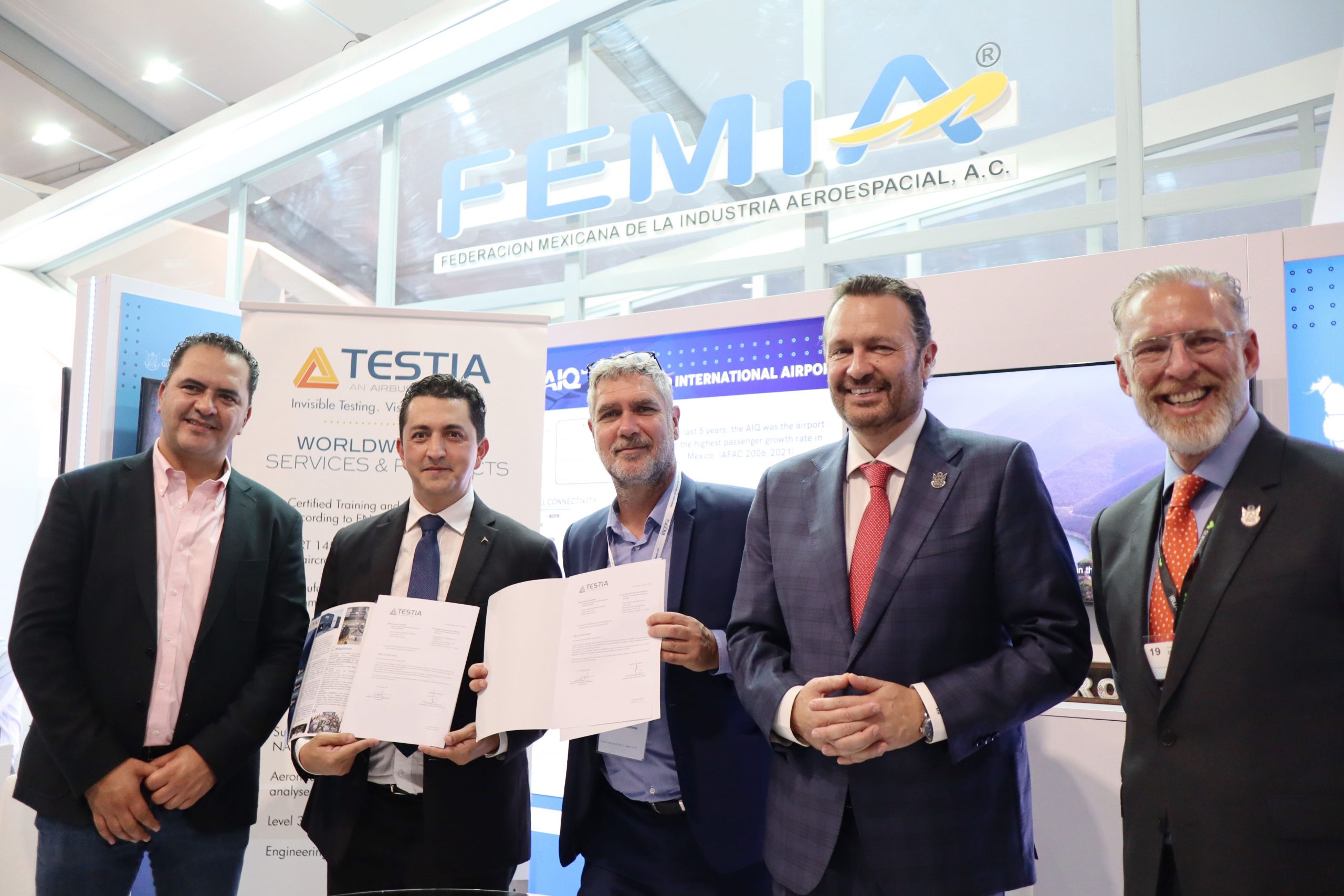 Atestiguó Gobernador firma de convenio entre la UNAQ y Testia