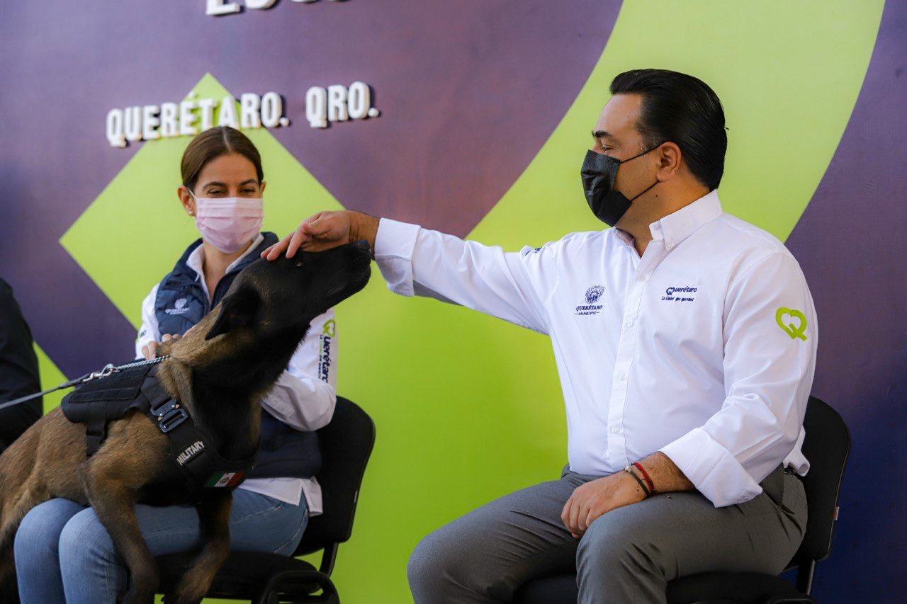 Presenta Luis Nava  Escuela de dueñas y dueños de 10