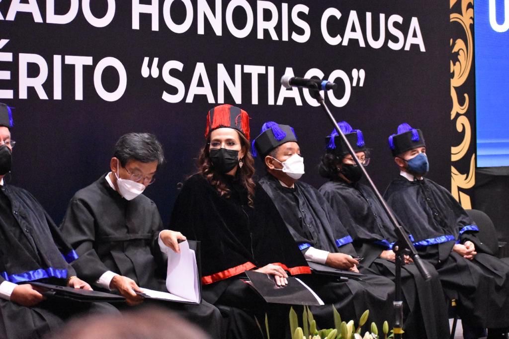 Entrega UTEQ Doctorado Honoris Causa al Embajador de Corea en México