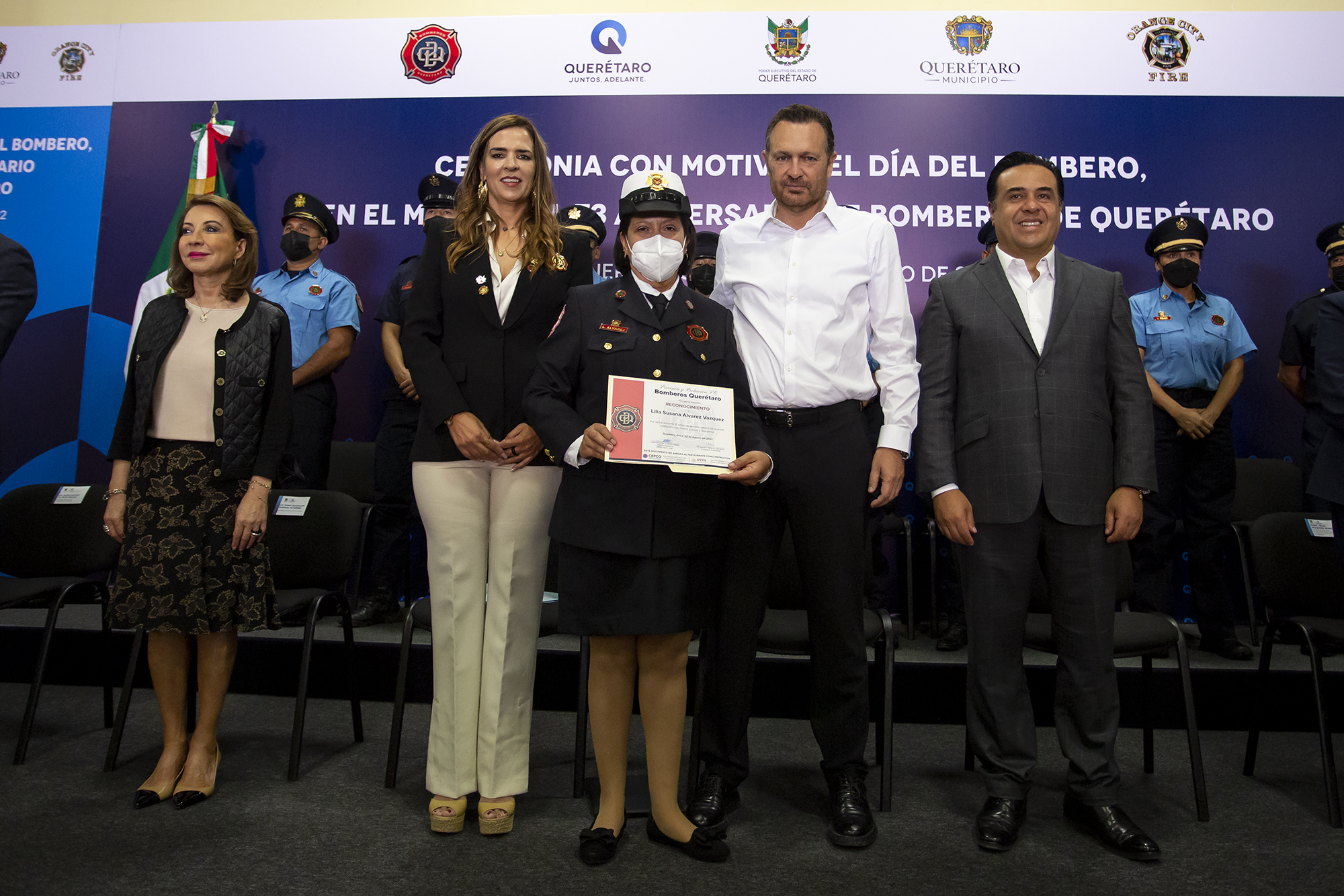 Conmemora Gobernador el 73 Aniversario de Bomberos de Querétaro