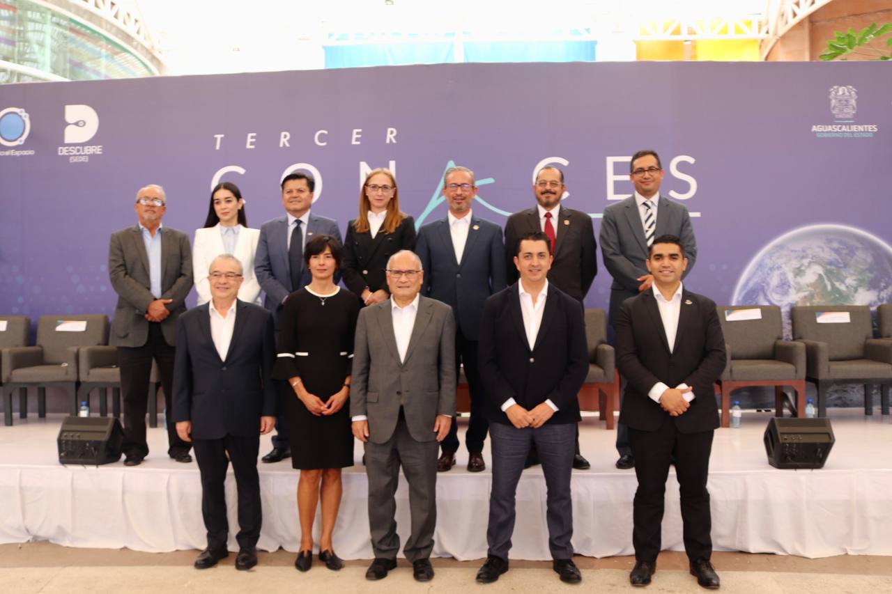 Participan UPQ y UNAQ en arranque de proyecto AztechSat