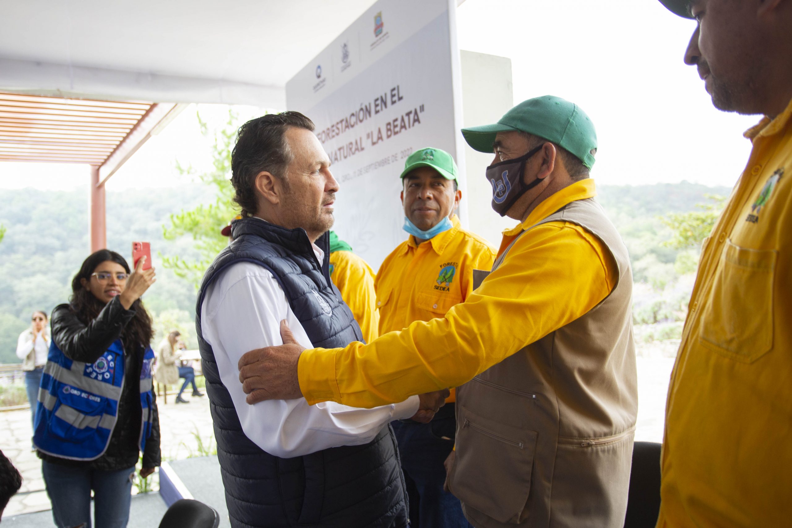 Encabeza Gobernador reforestación en Parque Nacional La Beata
