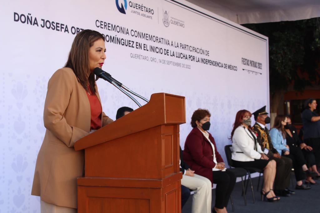 Rinde SEDEQ homenaje a la Corregidora de Querétaro