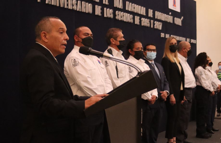 Reconoce Gobierno a personas e instituciones dedicadas a proteger la vida de los demás