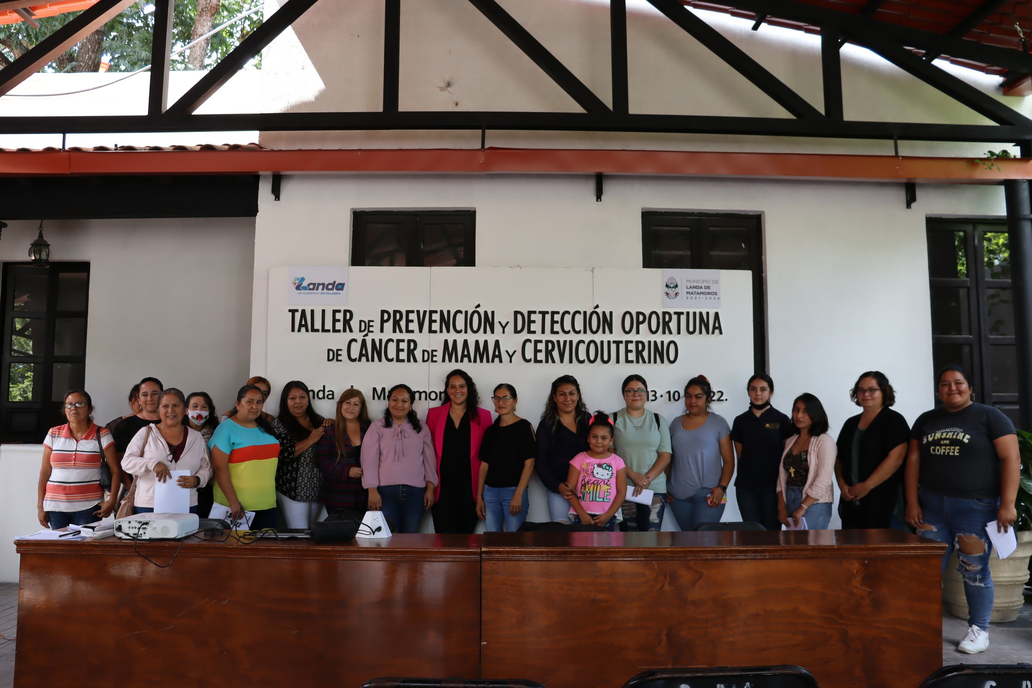 IQM brinda taller de prevención de Cancer de mama a mujeres landenses