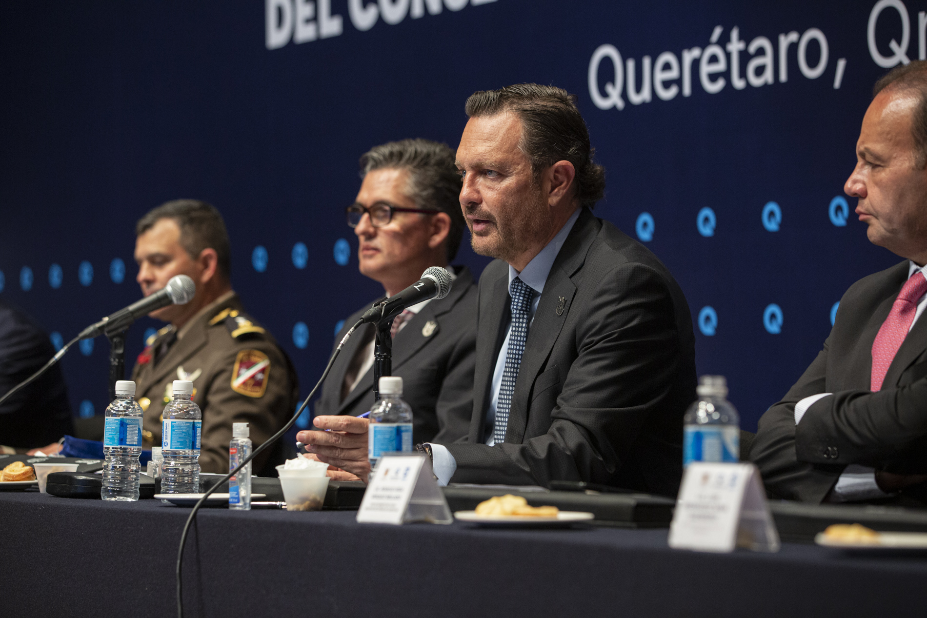 Encabeza Gobernador sesión ordinaria del Consejo Directivo de la CEA