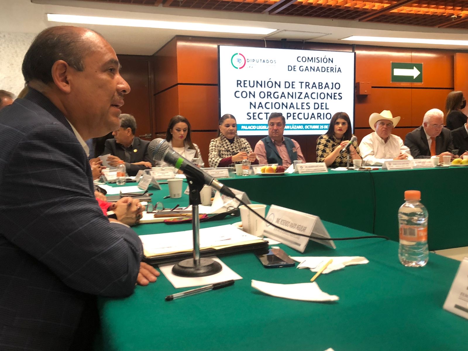 Titular de SEDEA se reunió con sector pecuario en la LXV Legislatura del Congreso de la Unión