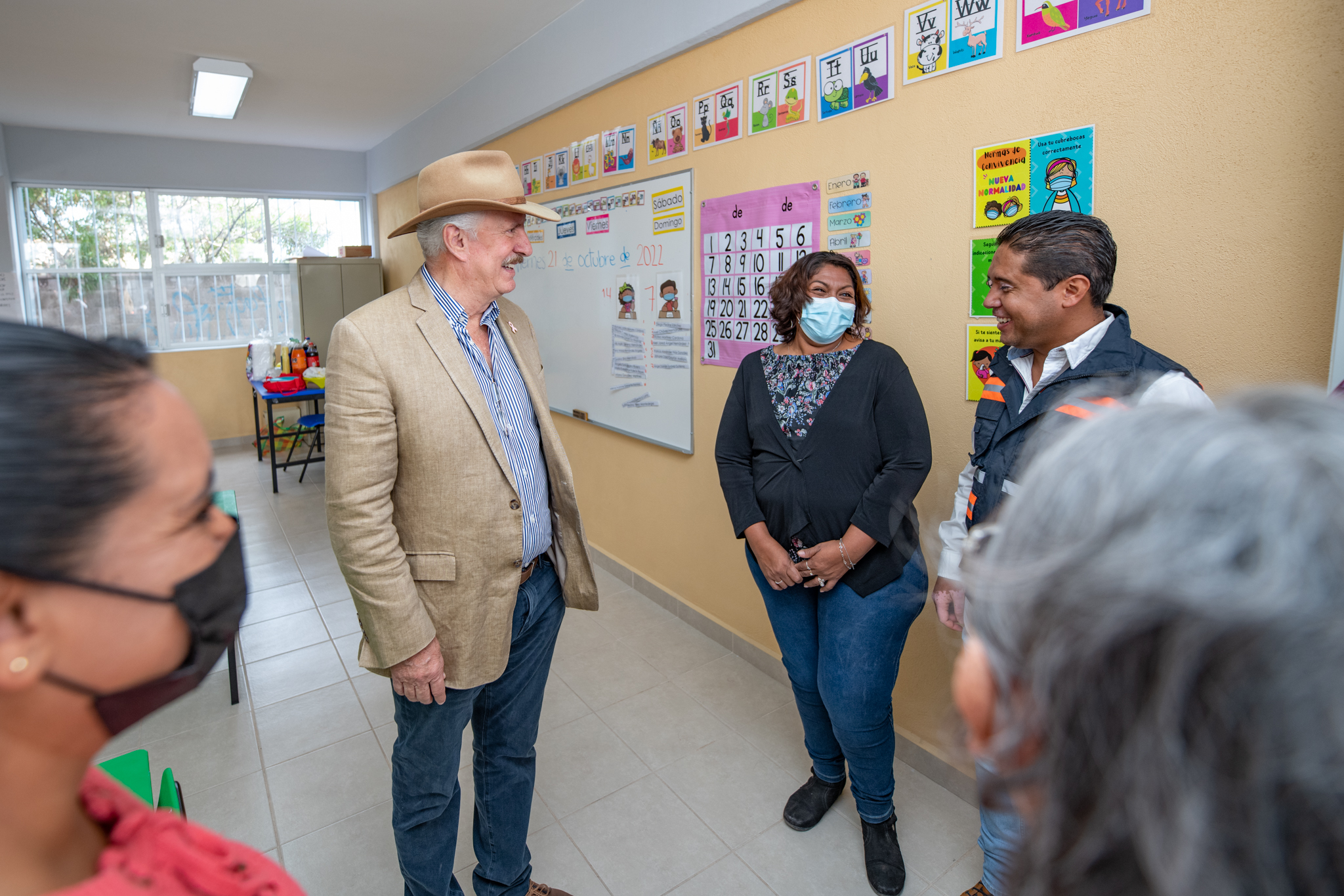 Enrique Vega Carriles inaugura escuela en el fraccionamiento Hacienda la Cruz
