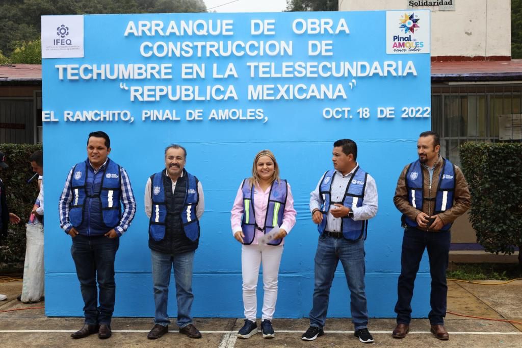 Inicia construcción de techumbre en Telesecundaria en El Ranchito, Pinal.
