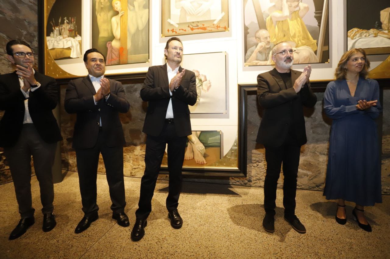 Acude Luis Nava a inauguración del retablo Promenade de Santiago Carbonell