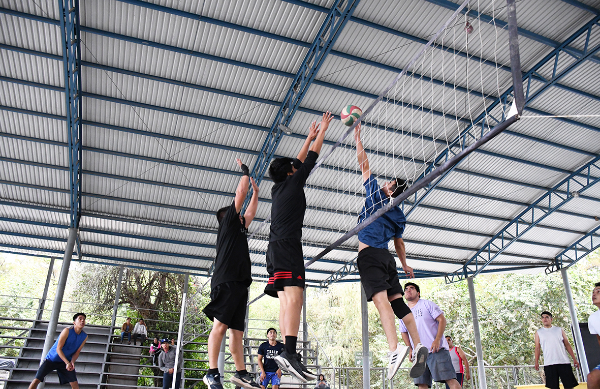 Con la participación de 15 equipos Se Desarrolla en Jalpan el XVI Torneo de Voleybol “Bienvenido Paisano”
