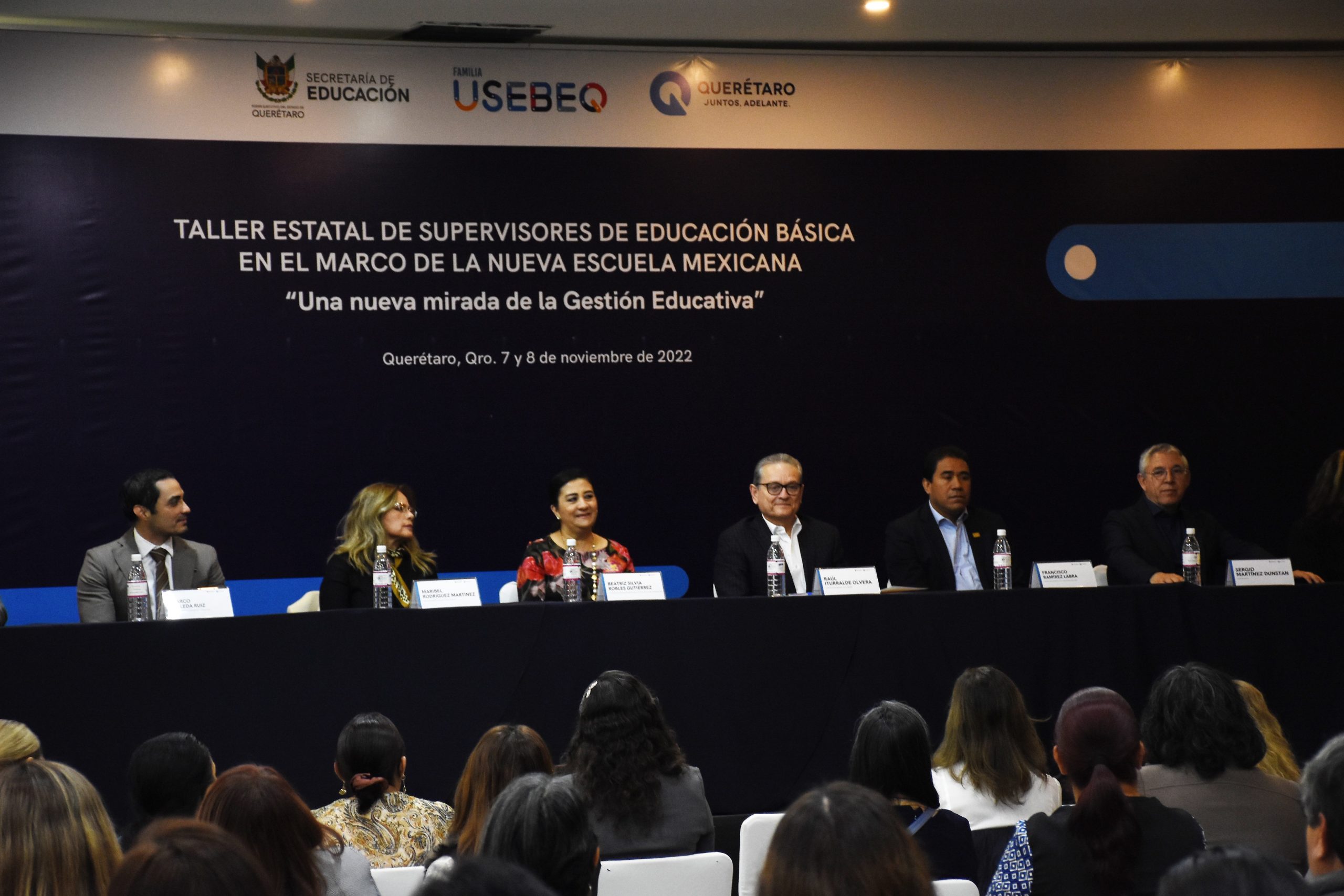 Supervisores de USEBEQ comparten conocimientos y experiencias para mejorar calidad educativa
