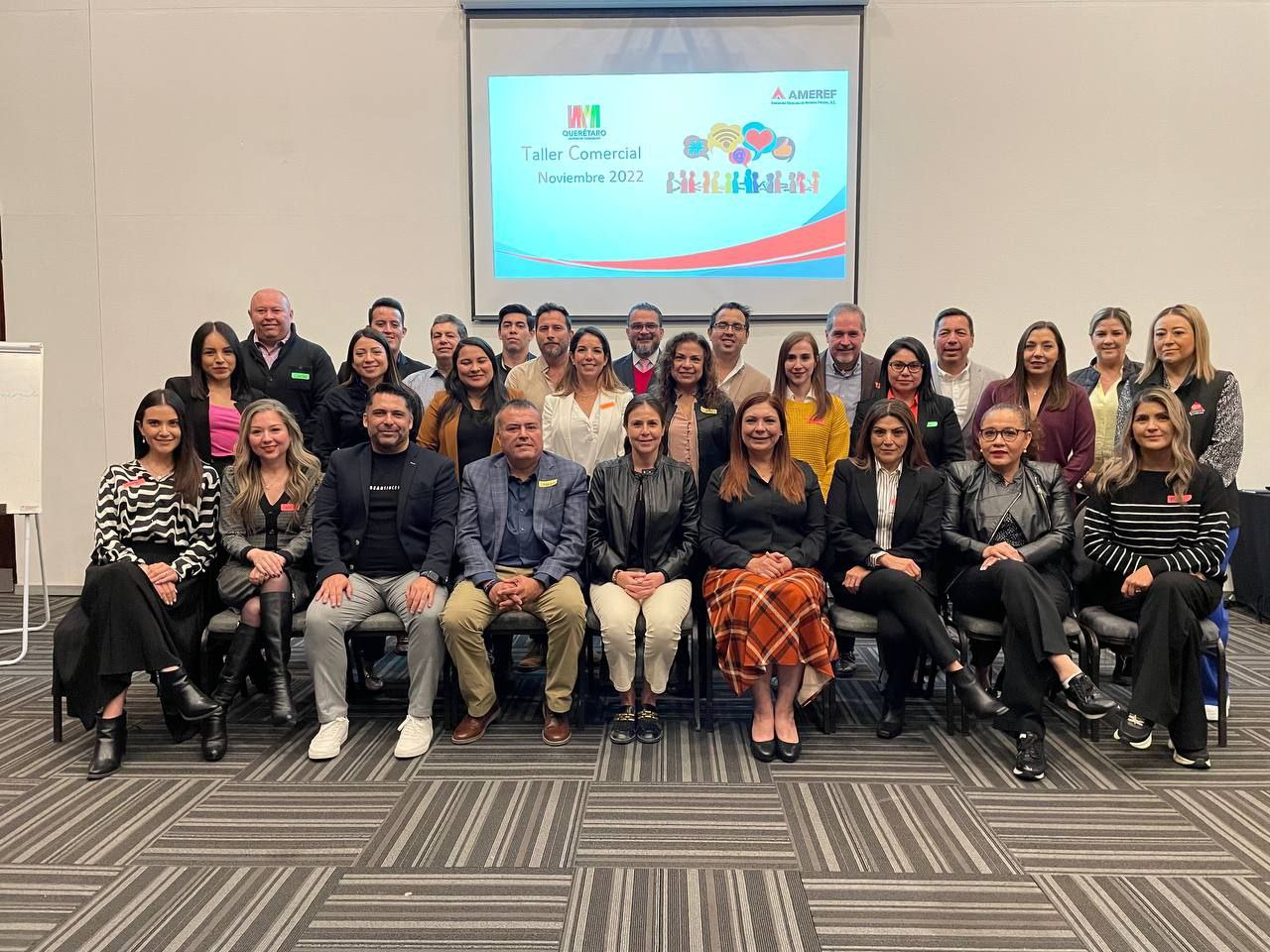 Ofrece Querétaro taller de comercialización a miembros de la AMEREF