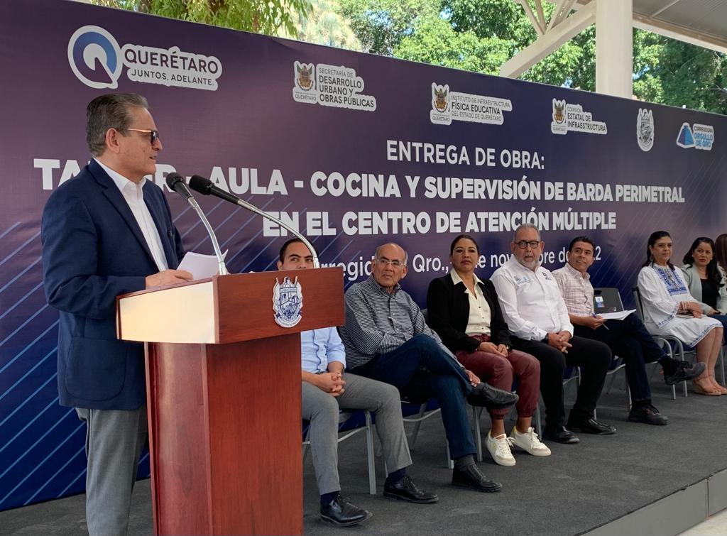 Entrega USEBEQ obras en CAM Corregidora
