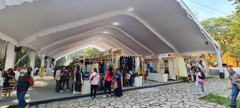 Participa SECULT en encuentro de arte textil en Los Pinos