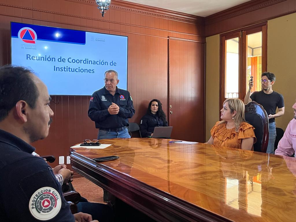 Se reúne Lupita Ramírez con titular de Proteccion Civil del Estado.