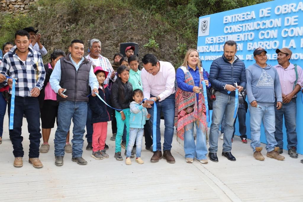 Lupita Ramírez entrega mejoramiento de camino mediante Rampa de concreto en La Barranca