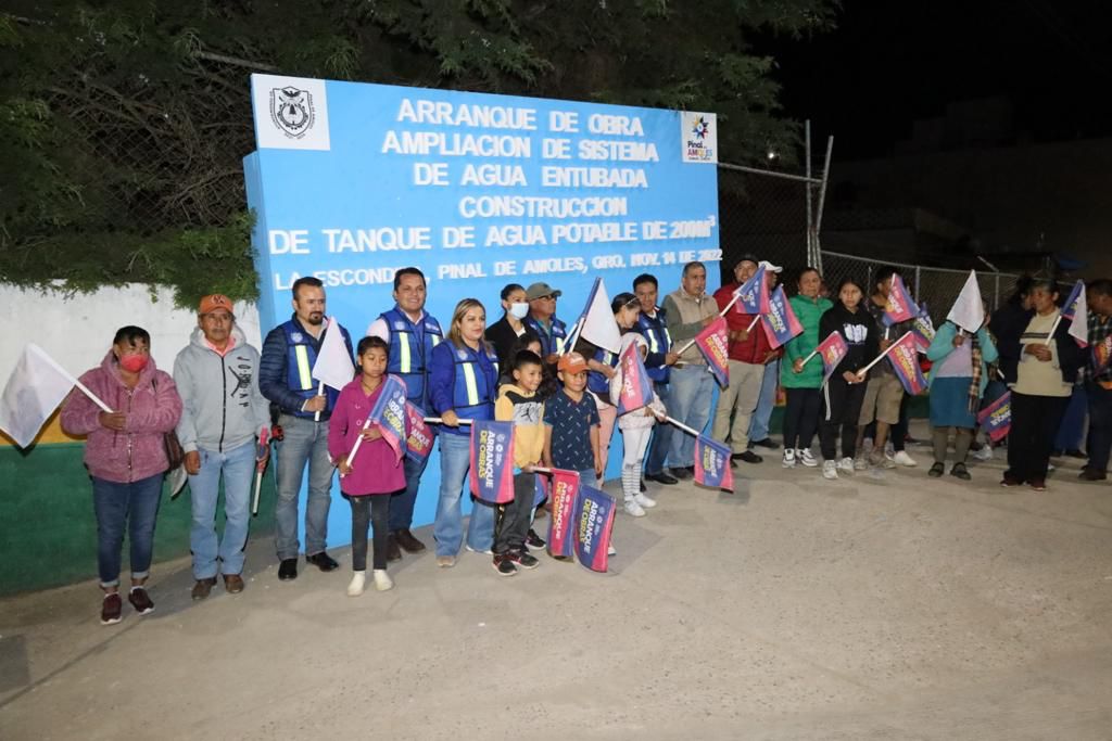 Con inversión superior a 1.7 MDP Lupita Ramírez arranca construcción de tanque de agua potable en La Escondida