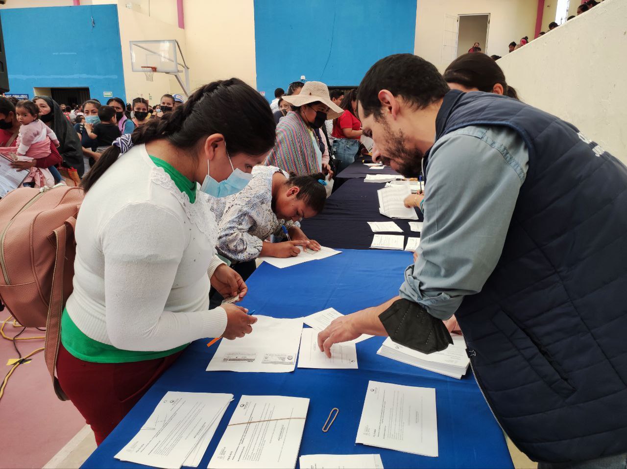 Inicia SEDESOQ entrega de apoyos de la Tarjeta Contigo