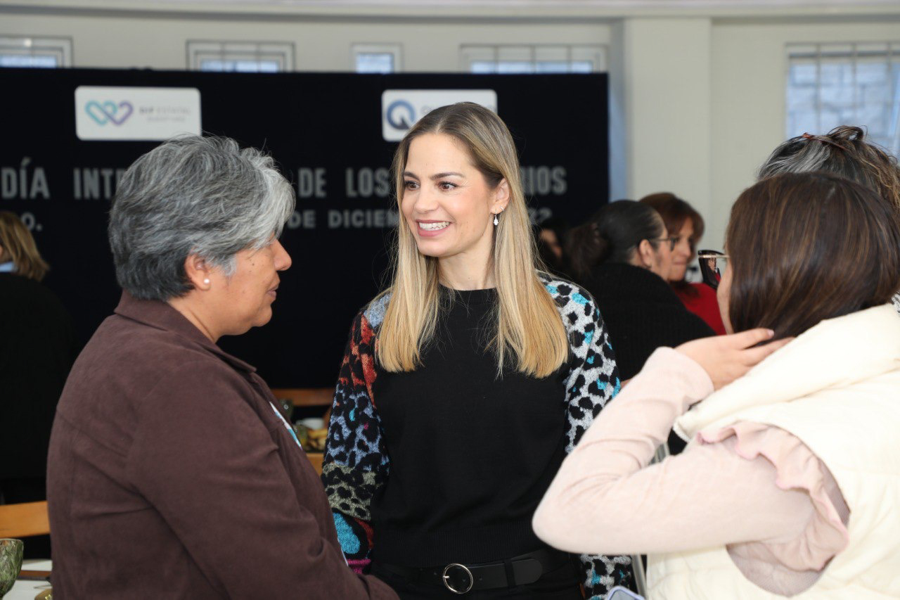 Reconoce Car Herrera de Kuri labor del voluntariado SEDIF