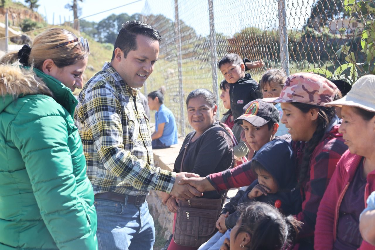 DIF Municipal de Pinal de Amoles lleva a cabo posada navideña en la localidad de El Llano.