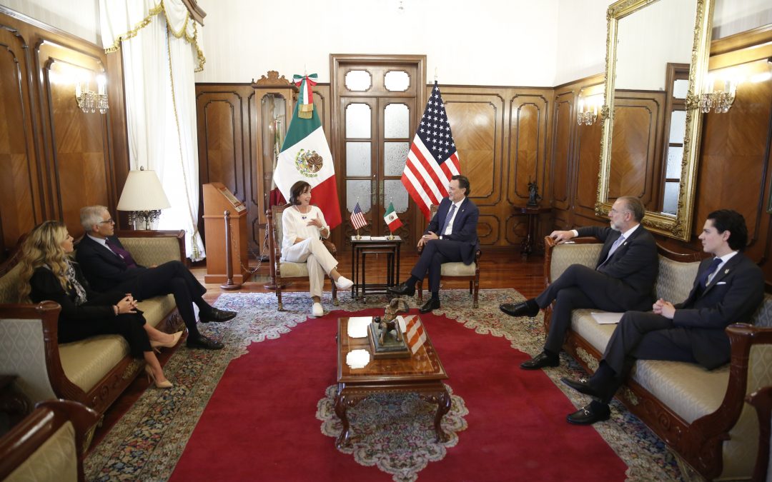 Se reúne Mauricio Kuri con Embajadora Emérita de Estados Unidos