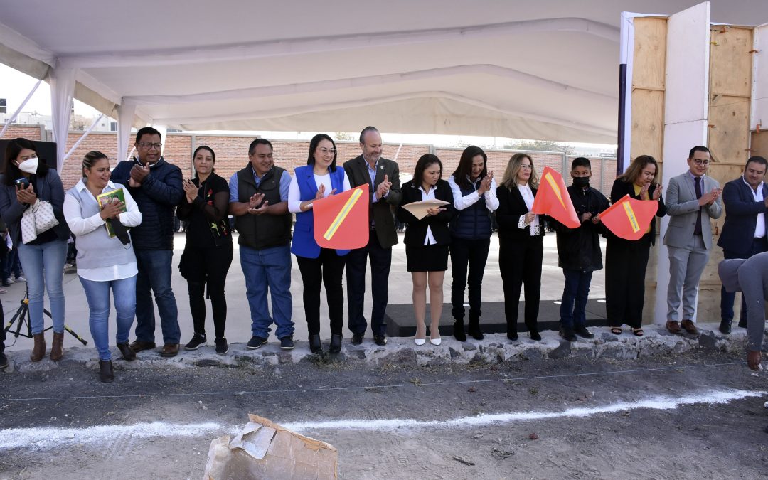 Construye USEBEQ arcotecho e instalaciones deportivas en la primaria Rogelio Garfias Ruiz