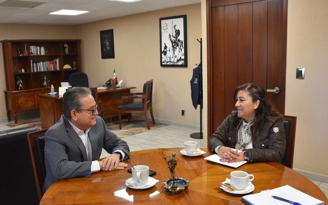 Coordinan esfuerzos USEBEQ y Titular de Enlace Educativo para trabajar a favor de estudiantes